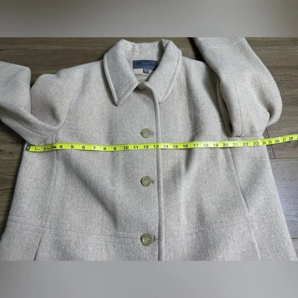 Bromley Collection Wool Blend Coat Women’s Size 18 Beige Button Front Jacket